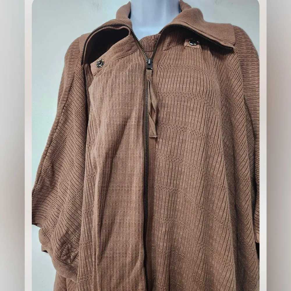 Free people Suzie Poncho Brown Size S/XS. B21 - Image 4