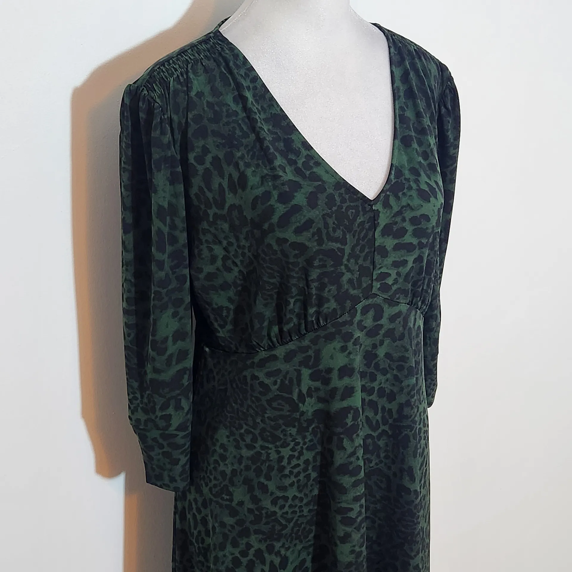 Lark & Ro Green Leopard Print Dress Size 14 Green Leopard V - Image 4