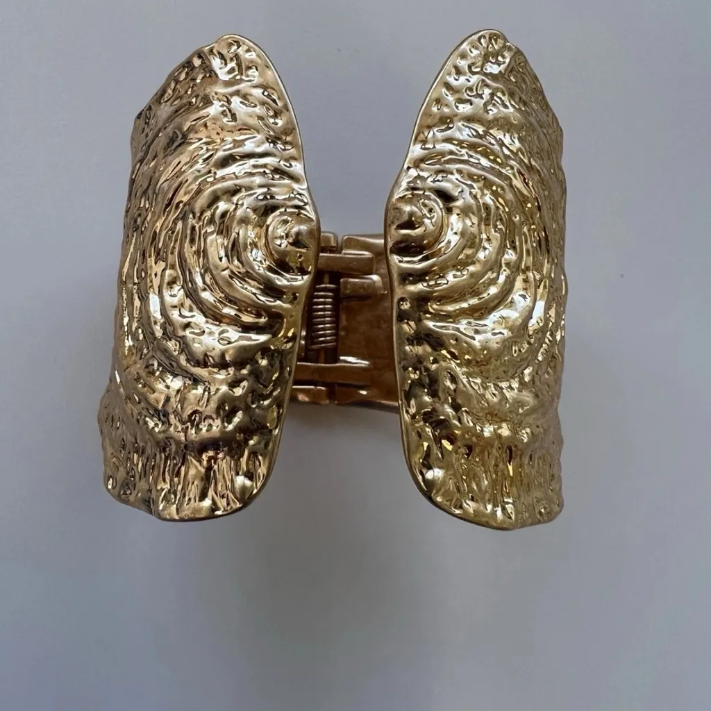 Zara Rigid Double Shell Chunky Cuff Bracelet Beach Resort Ocean Gold Toned - Image 2