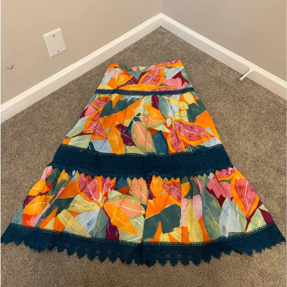 Time & Tru  Women’s 2 Piece Bra and Tiered Maxi Skirt with Lace Trim - Image 8