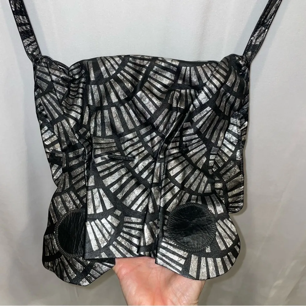 Groovy vintage black and silver metallic slouch hobo bag crossbody ruffle unique - Image 3