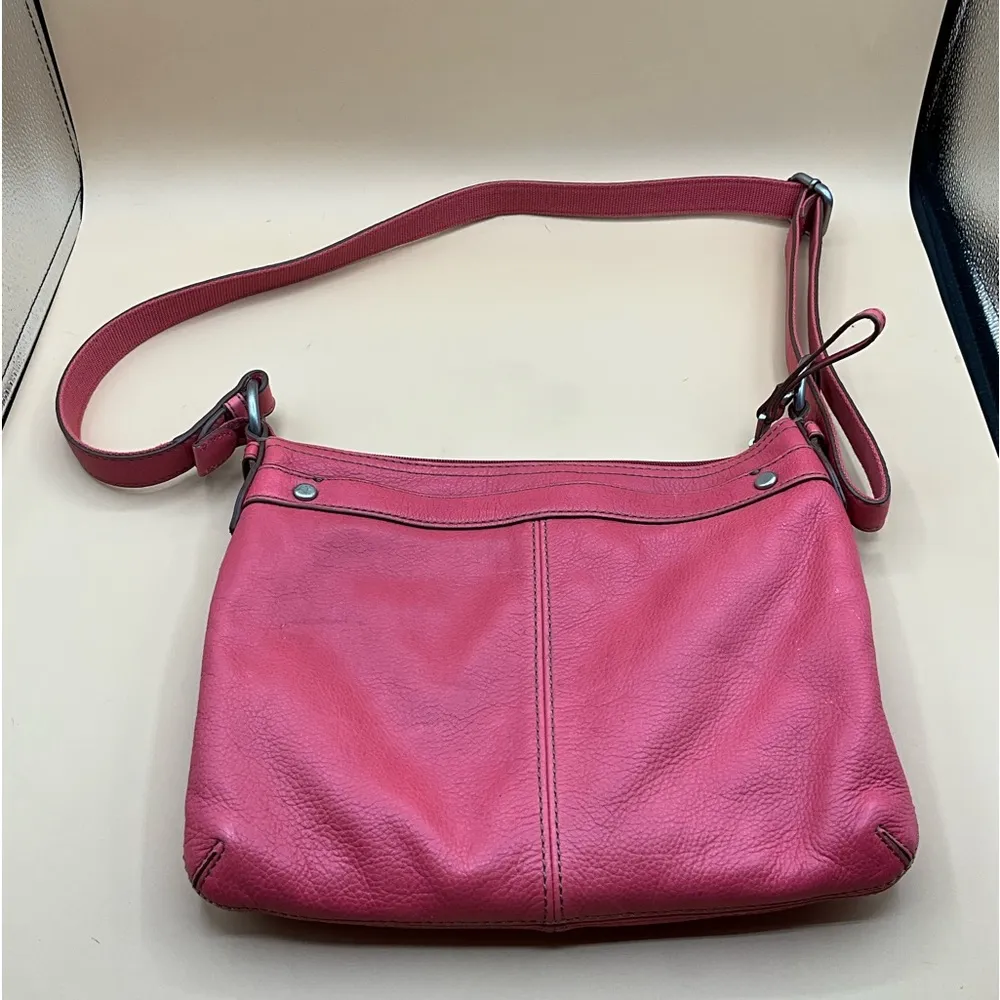 A Very Cool Beautiful Red Orange Leather Fossil Handbag Crossbody Satchel - Image 3