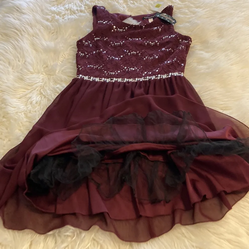 XTRAORDINARY TEEN DRESS SIZE 9 BRAND  NEW LENGTH 34” BUST 28” COLOR BURGUNDY - Image 8