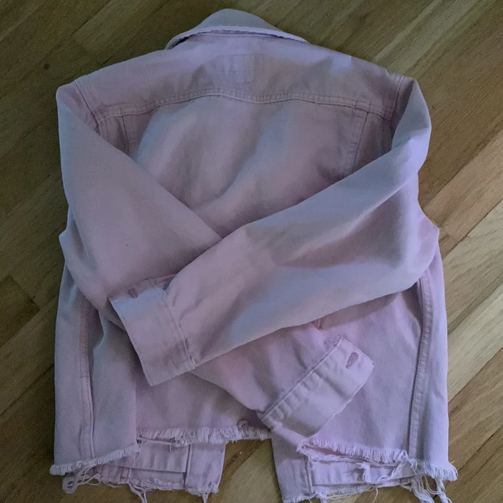Lucky 🍀 Brand distressed denim jacket in pale pink - Image 4