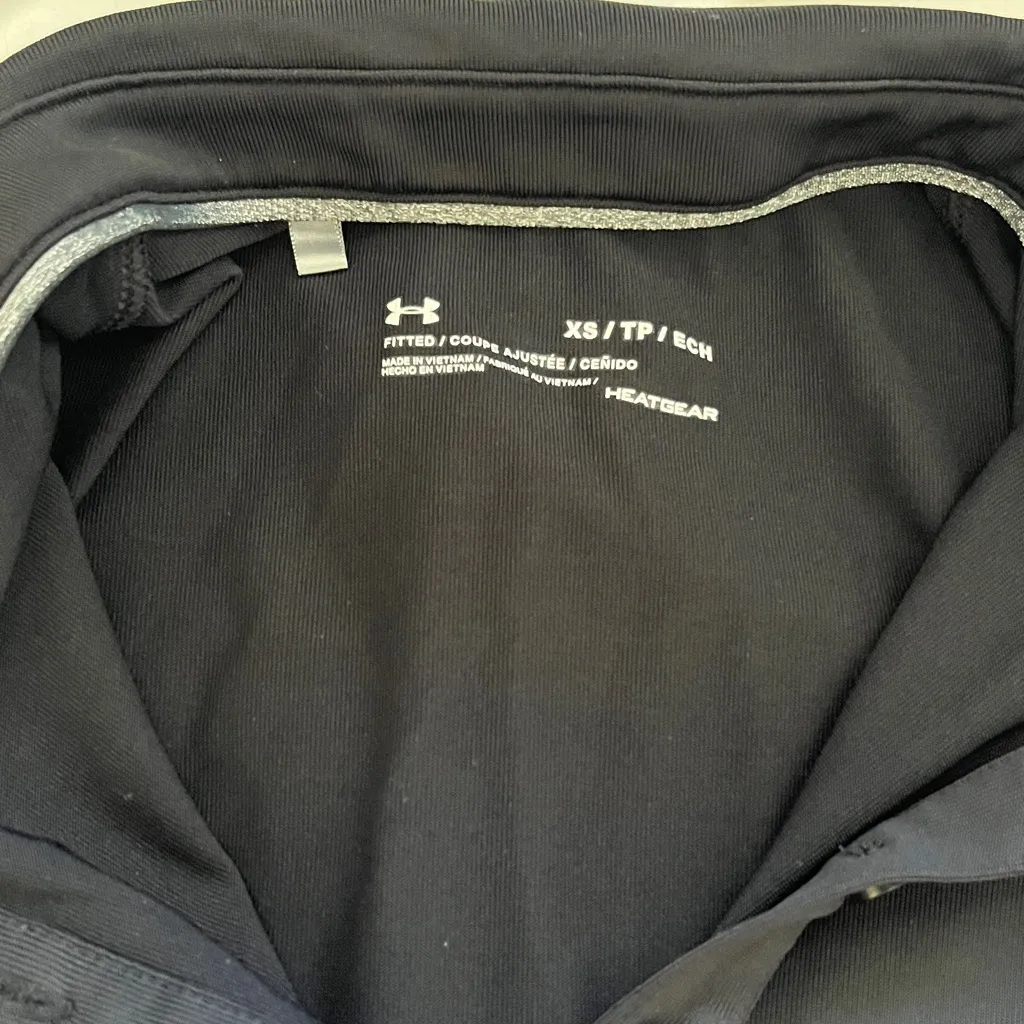 NWOT Under Armour Black Sleeveless Collar Tank Top Size XS - Image 3