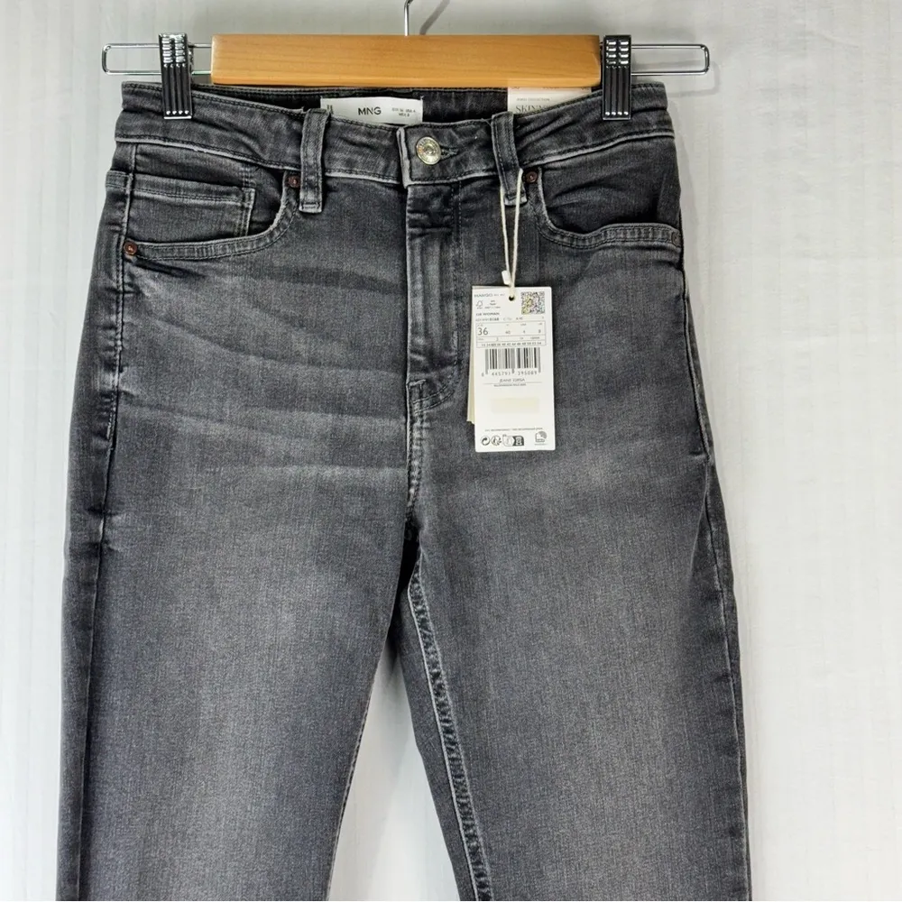 MNG Collection ISA Black Denim Skinny Jeans Mid-Rise Tight Fit Cropped Size 4 - Image 6