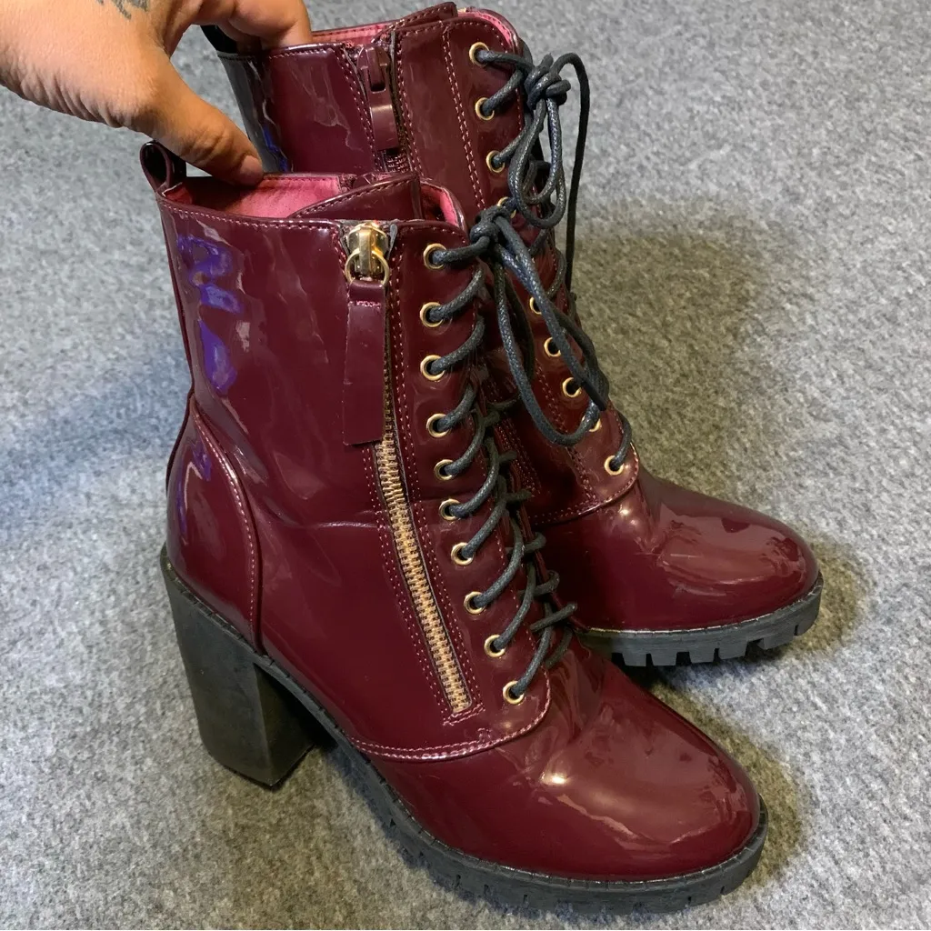 Top Moda Burgundy Lace Up Chunky Block Heel Booties - Image 3
