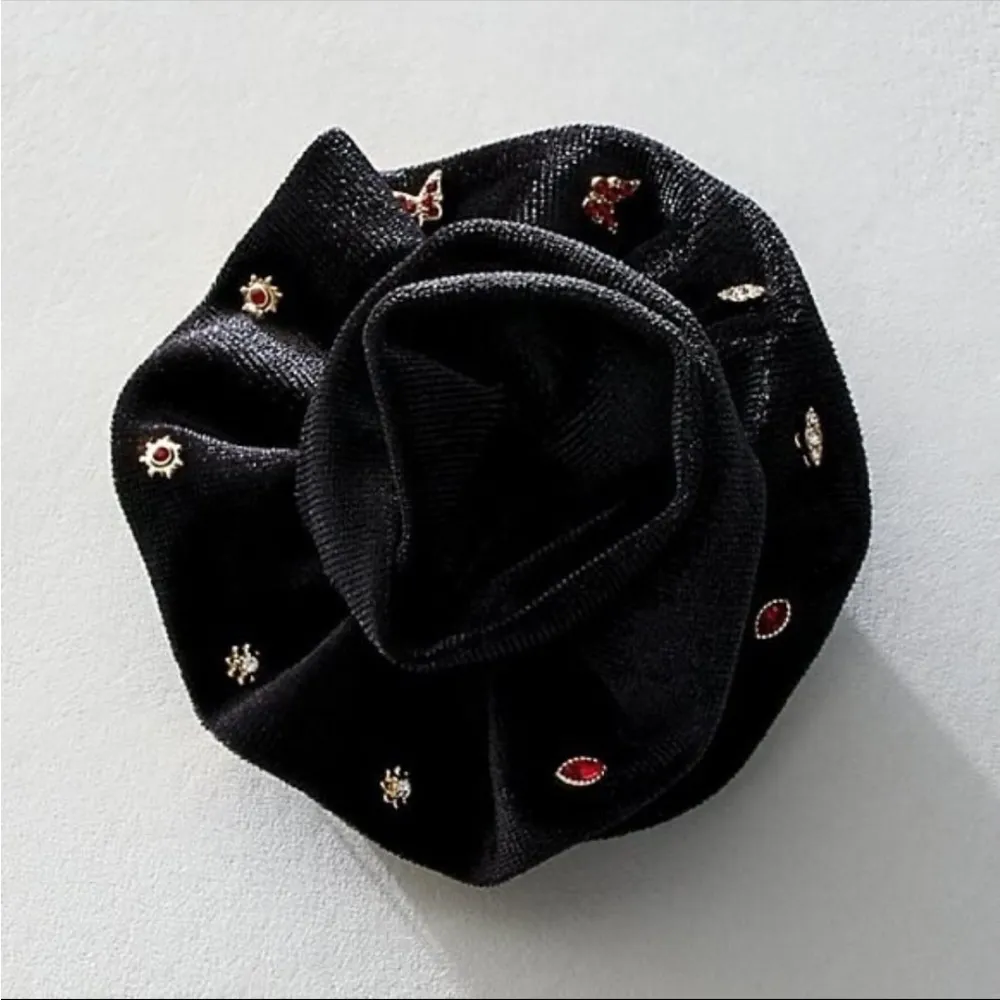 Free People Rosette Stud Pack - Black/Red/Gold - NWT‎ - Image 11