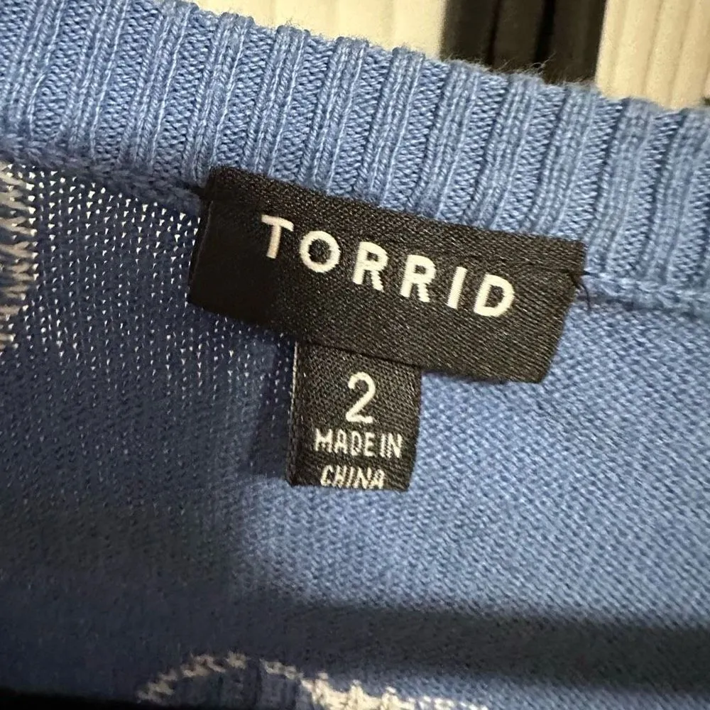 Torrid blue sweater with white hearts, scoop neck, long sleeved - Image 4