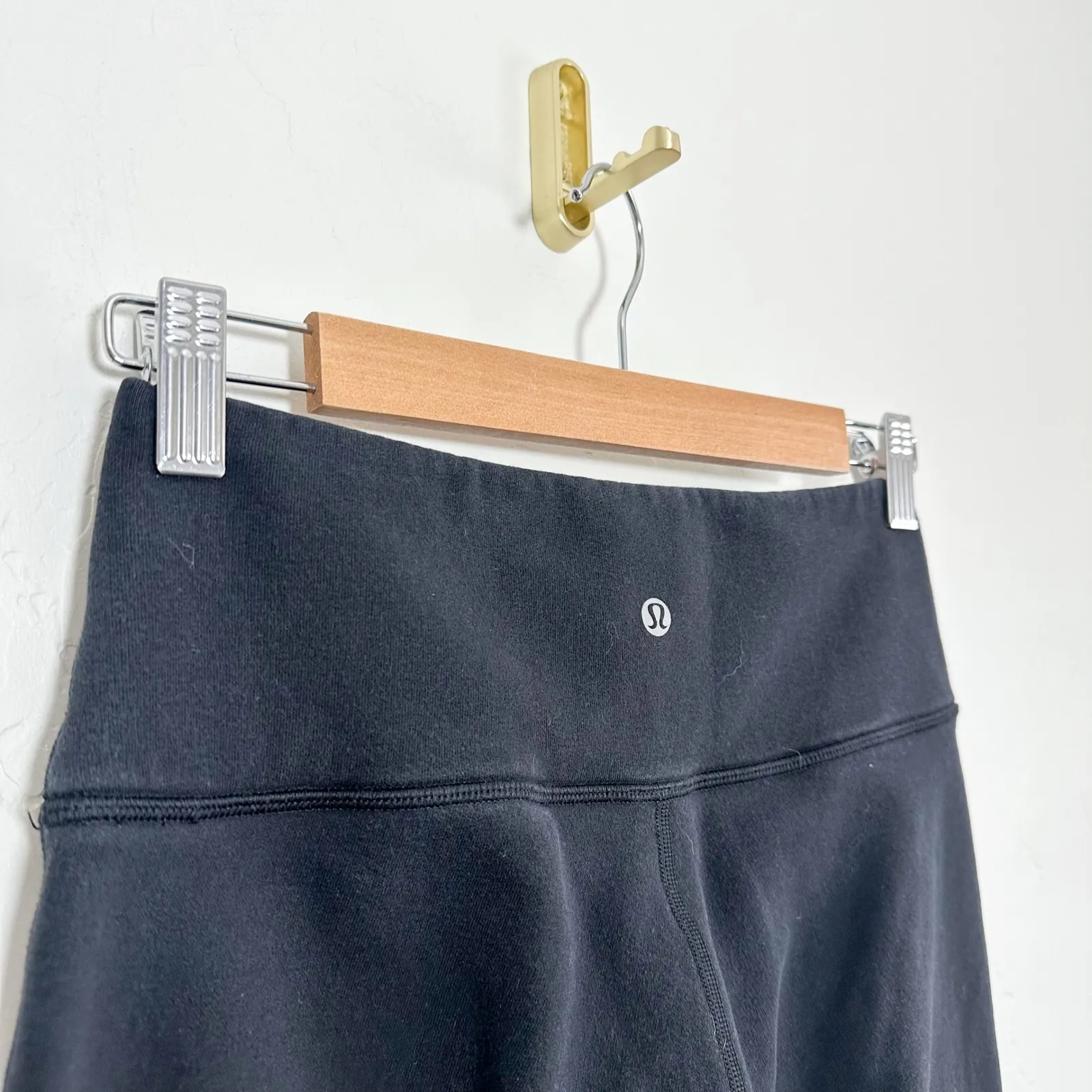 lululemon | Fleece-Lined Athletic Base layer Ankle Capri Leggings in Black - Image 3