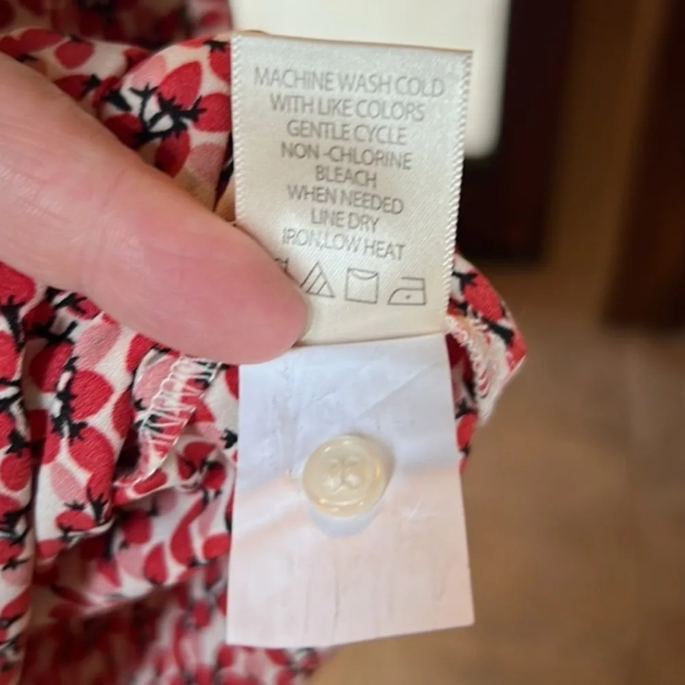 Max Studio White Pink Floral Strawberry Top Blouse Size XS Oversized - Image 7