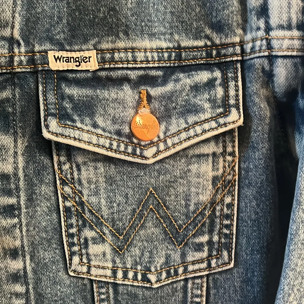 Wrangler Zip off sleeves Denim Jacket.  NWT - Image 8
