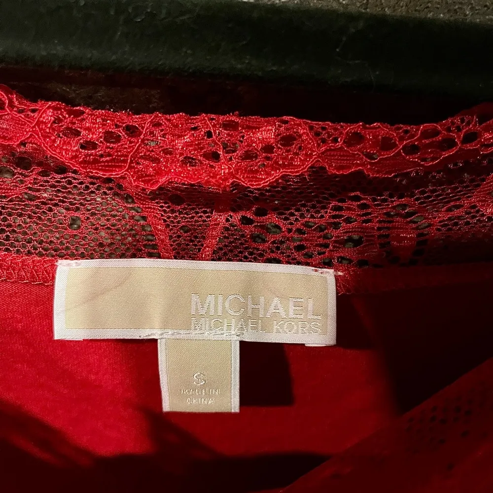 Red Michael Kors Off-Shoulder Top with Lace Detail Size Small - Image 4
