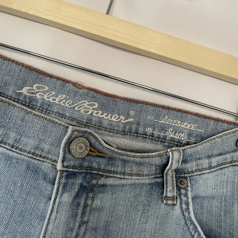 Eddie Bauer women's jeans light wash embroidered details boyfriend slim size 12 - Image 4