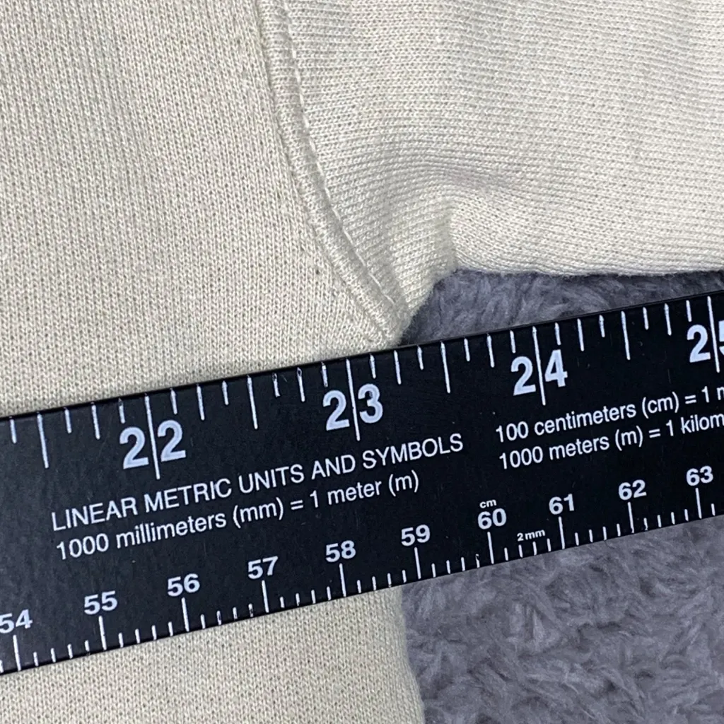 Gildan Heavy Blend Beige Sweatshirt Size L Made in Nicaragua 50/50 - Image 4