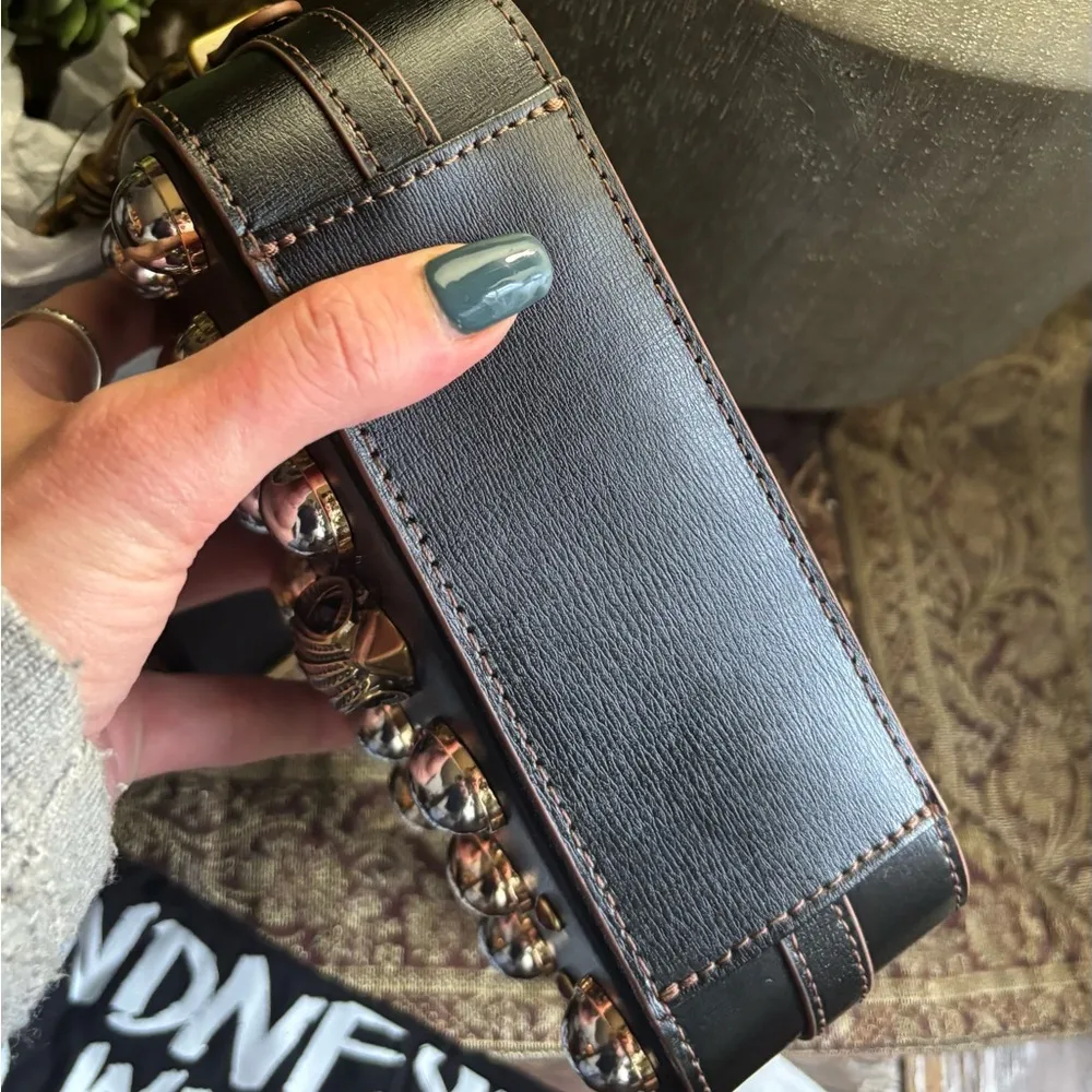 Authentic KURT GEIGER LONDON leather studs Eagle head zip top crossbody - Image 8