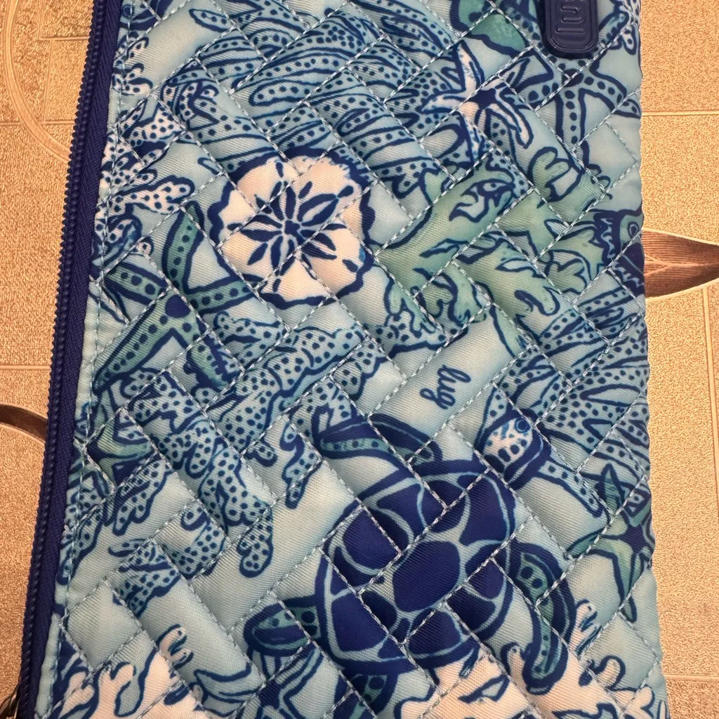 Lug Ocean Blue Patterned Wristlet - Image 8