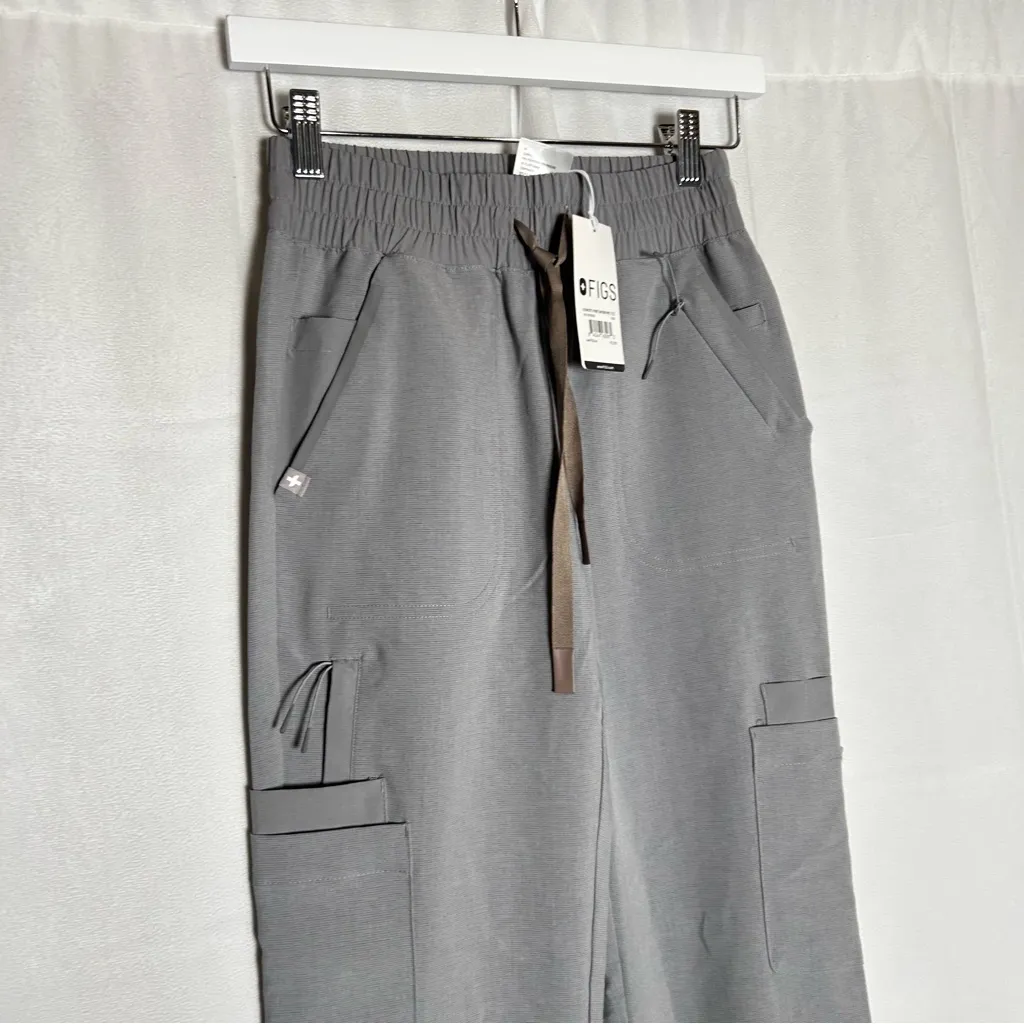 NWT Figs Gray Charlotte 21 Pocket Slim Scrub Pants Size XXS - Image 3