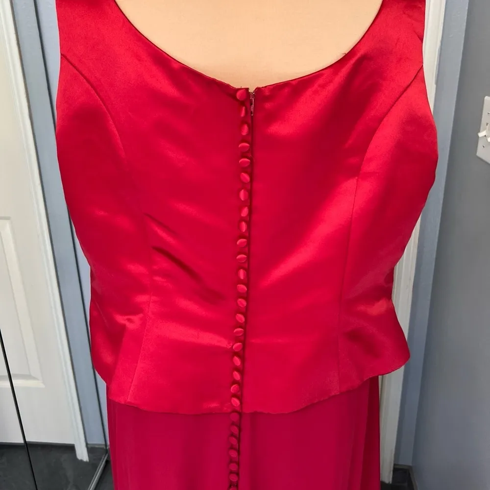 Bella Formals by Venus Red Formal Bridesmaid Dress‎ Embroidered Sleeveless - Image 5