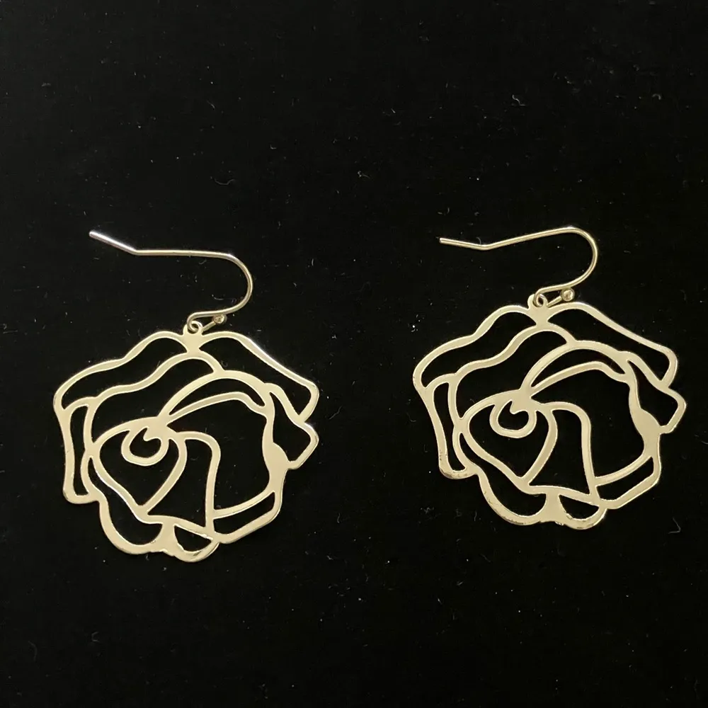 Openwork Rose Flower Dangle Hook Earrings Silver - Image 2