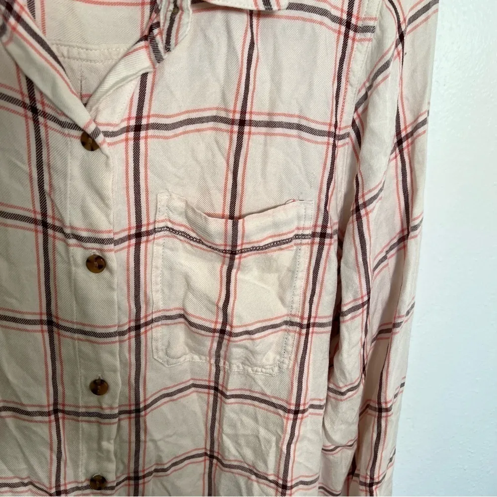 Old Navy Button Down Flannel Shirt Cream Plaid - Image 4