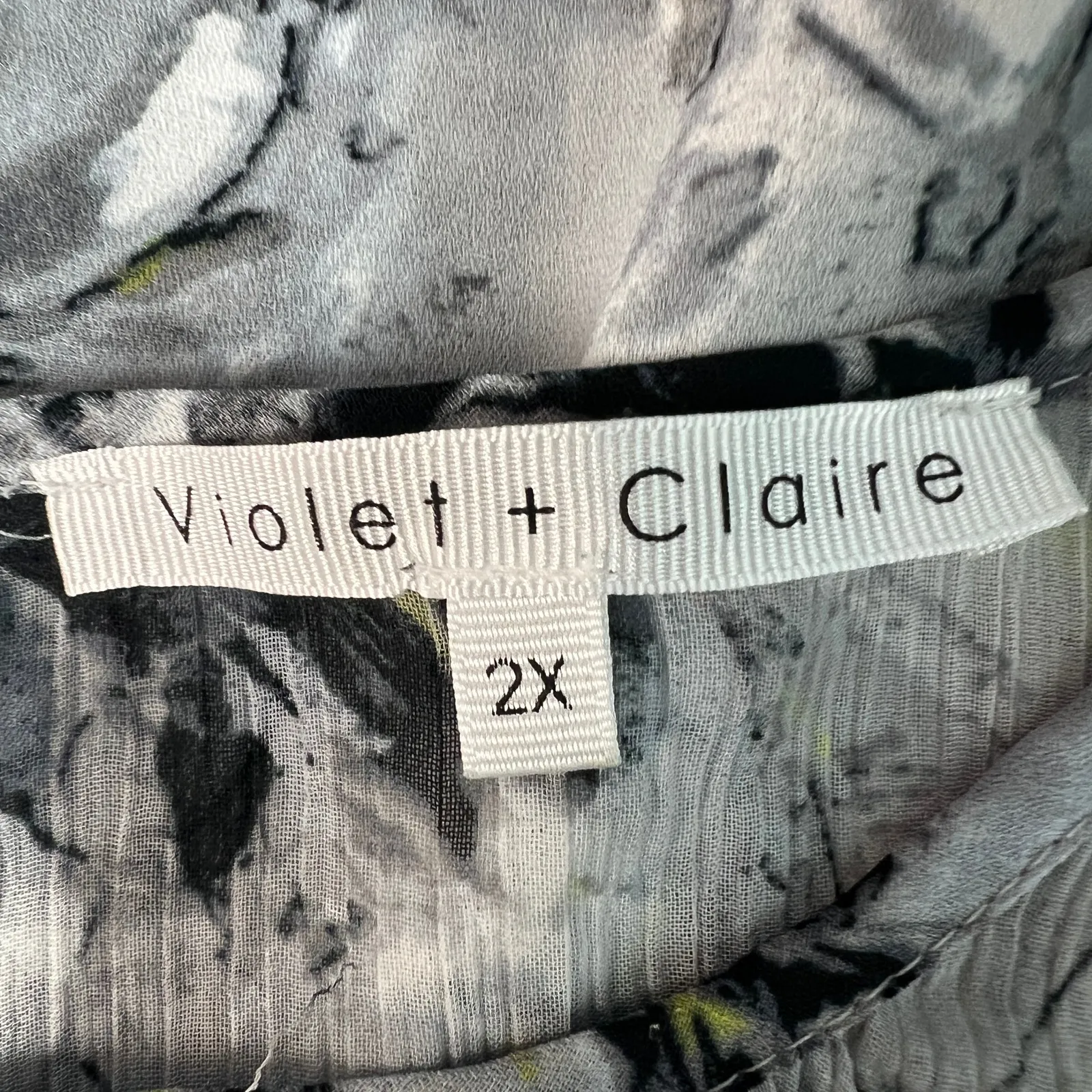 Violet & Claire Top Women 2X Sheer Lightweight Dark Floral Fairy Relaxed Comfort - Image 2