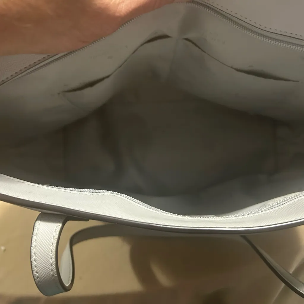 Kate Spade NEW YORK Elegant Gray Women's Tote Bag!!
Like Brand New - Image 5