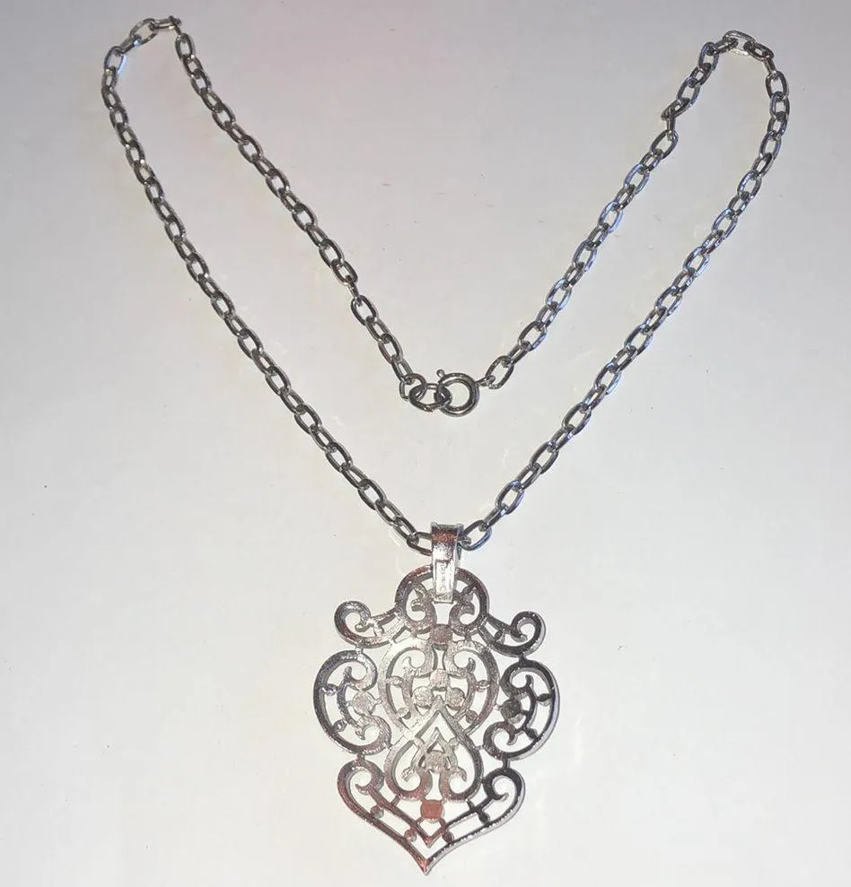 Trifari Crown Silver Tone Vintage Cutout Pendant Boho Statement Necklace - Image 5