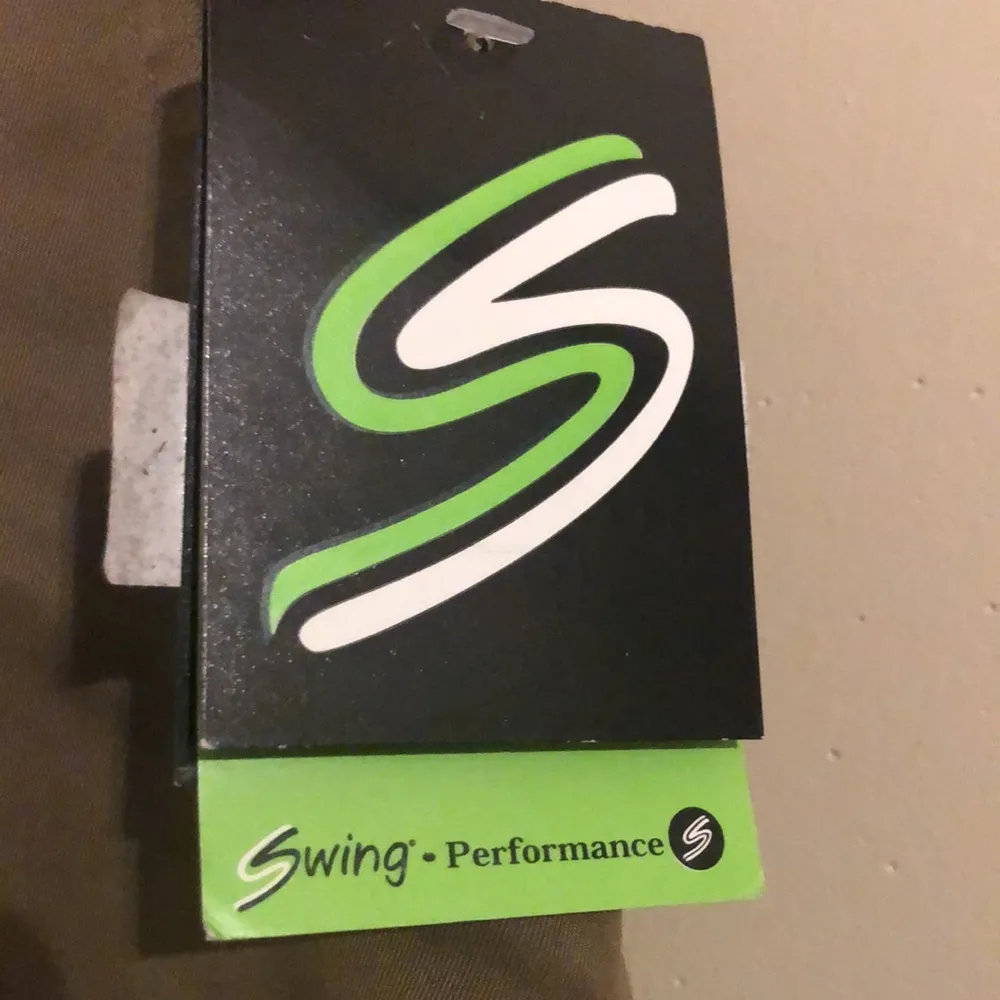 New Swing Performance Bette & Court Women’s Toffee Golf Shorts sz 6 Brown - Image 2