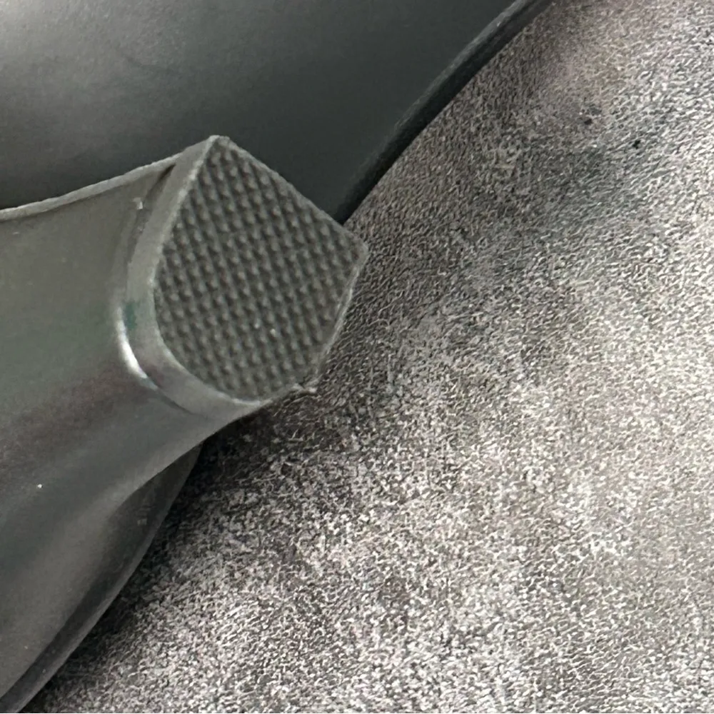 Juicy Couture Black High Heel Mary Janes 6.5 - Image 7