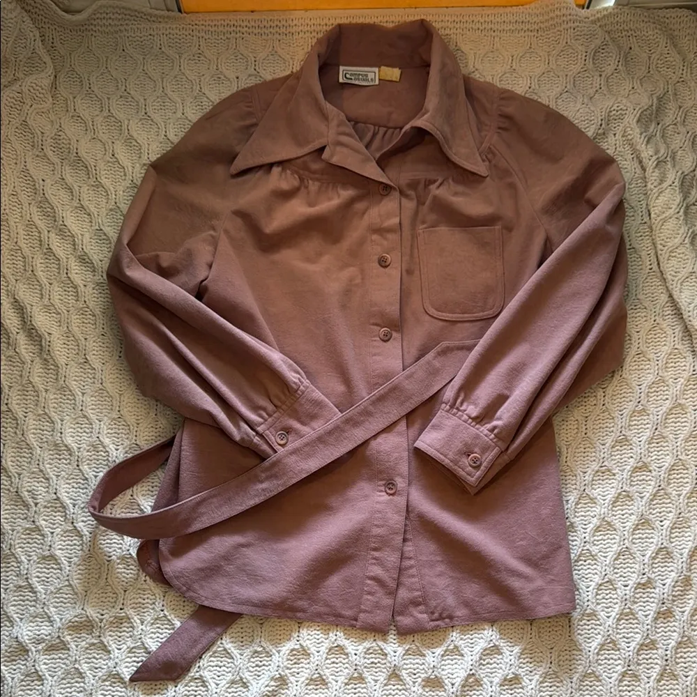 Campus Casual Vintage Pink Button - Image 5