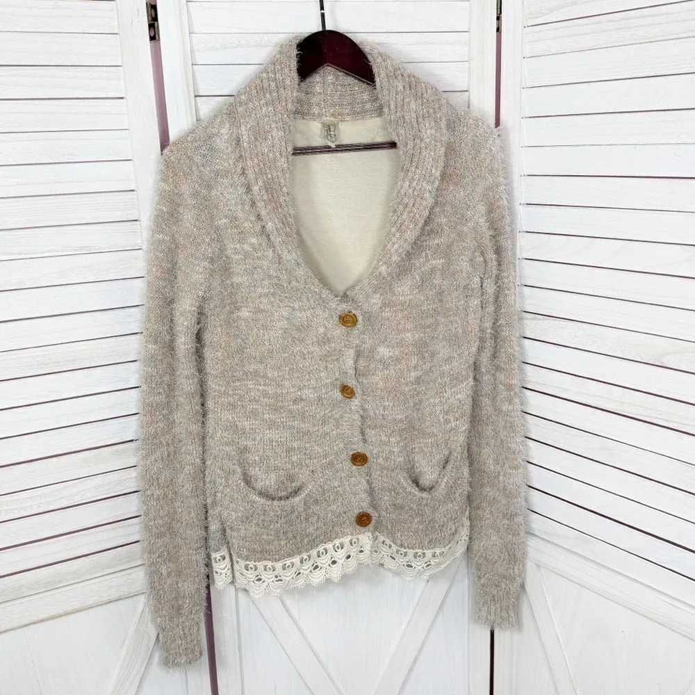 Gimmicks‎ by BKE Eyelash Yarn Lace Trim Cardigan Sweater Tan Multi Small - Image 10