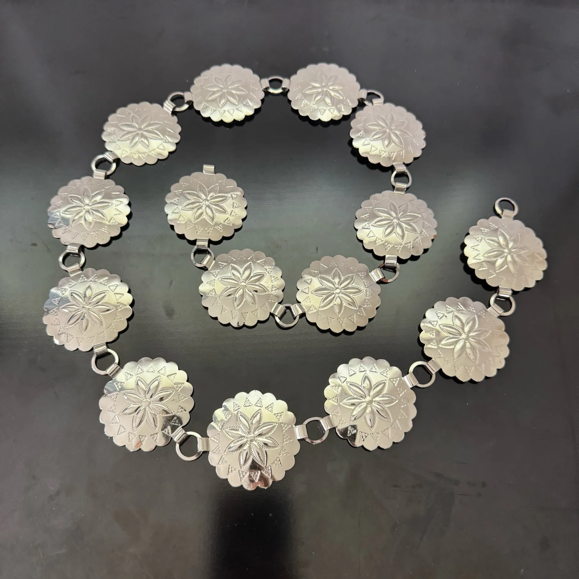 Vintage Unisex Silver Tone Western Boho Flower Concho Chain Link Belt - Image 2