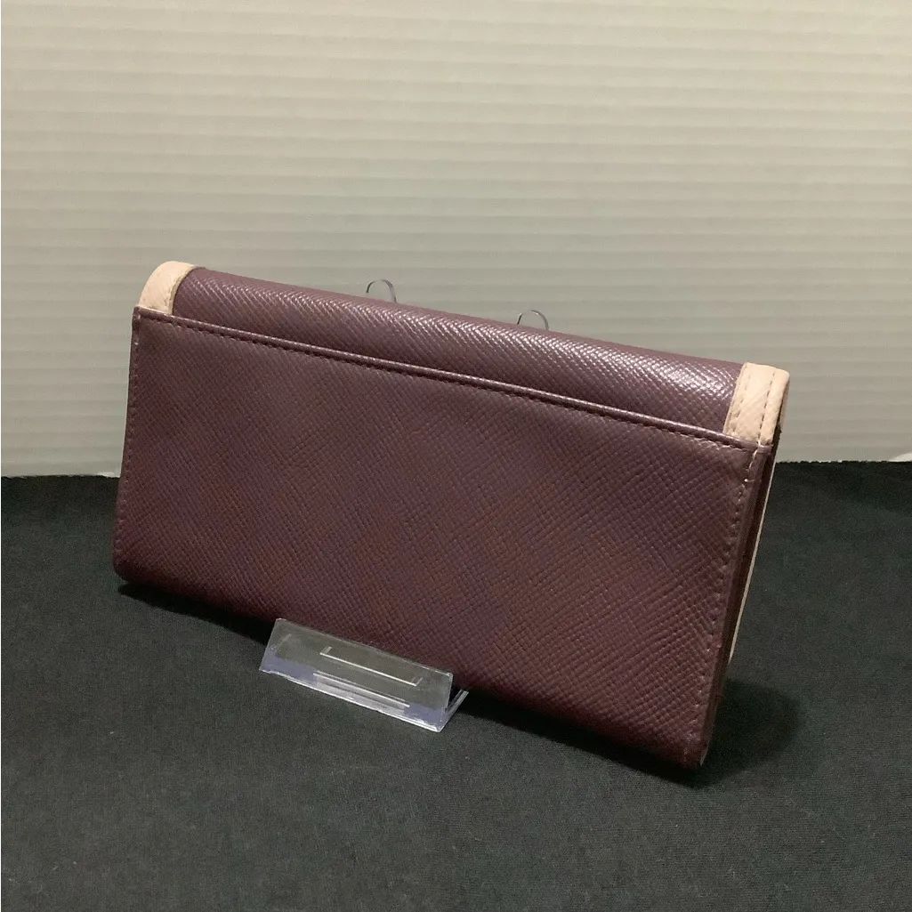 Elegant Bow Accent Wallet - Image 2