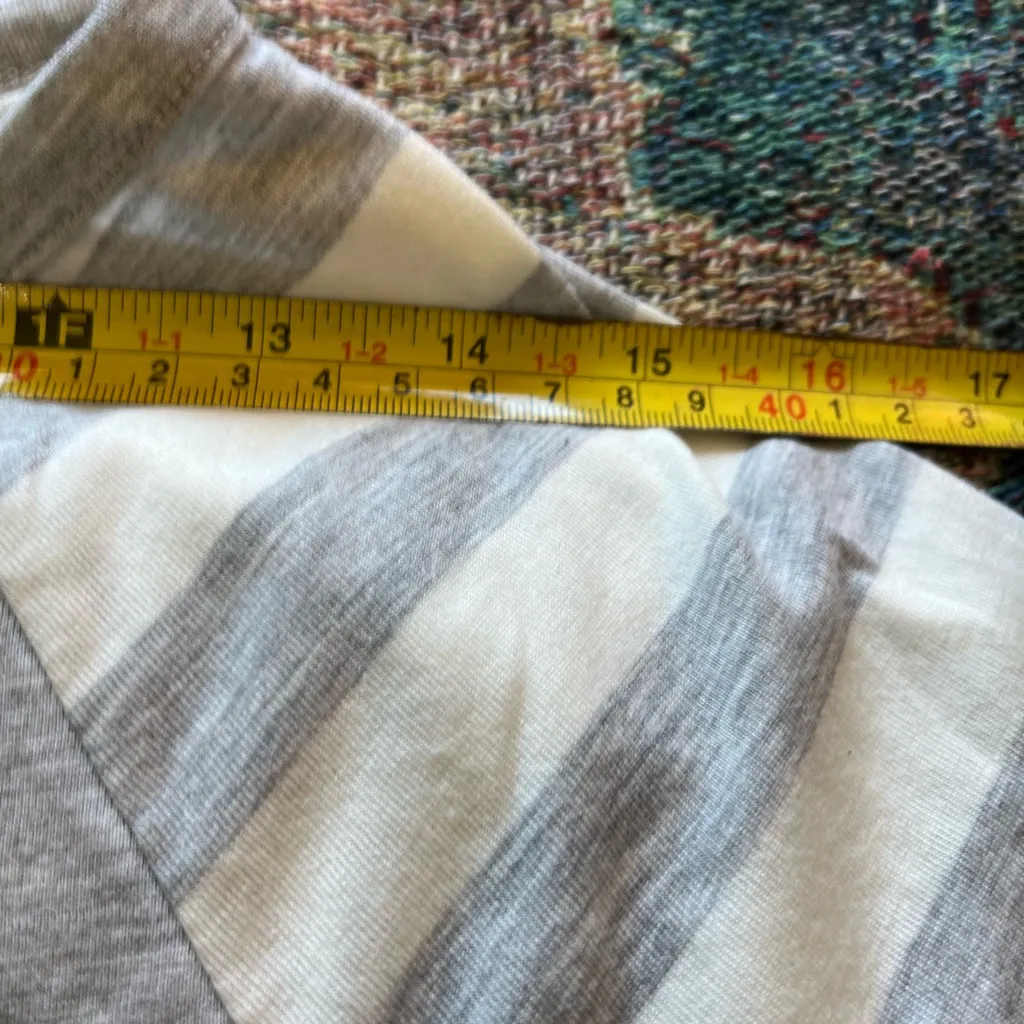 Faded Glory Gray and White Long Sleeve Tee 1/4 Collared V Neck Top SZ S T Shirt - Image 9