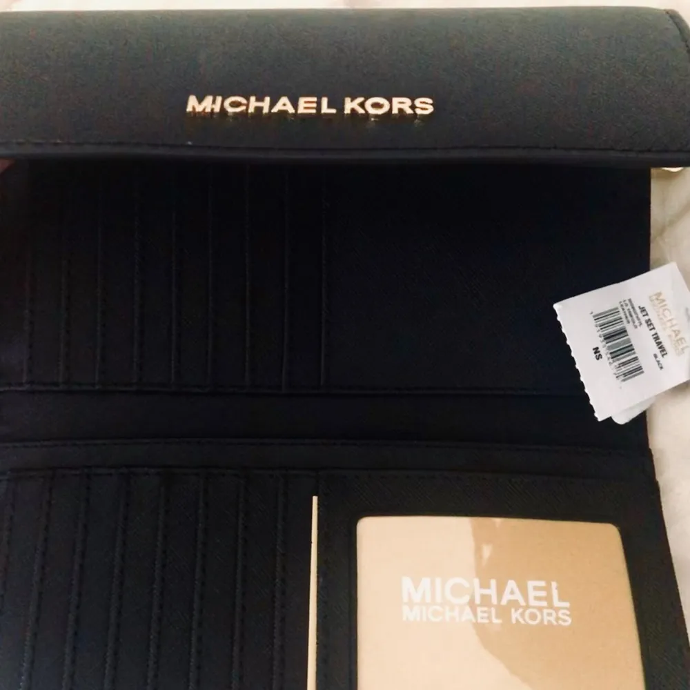 COPY - Black leather Michael Kors wallet - Image 4