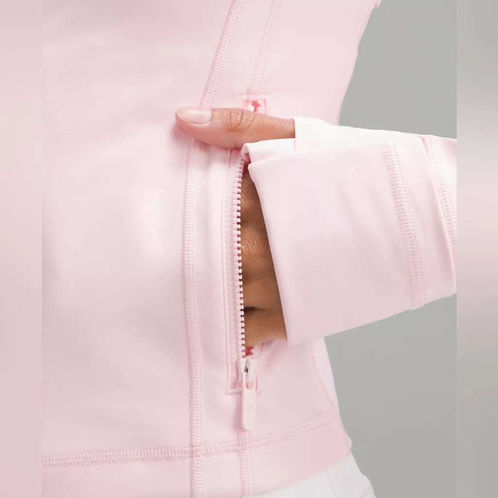 Strawberry Milkshake Define Cropped Jacket Lululemon 🍓💞🥛 - Image 9