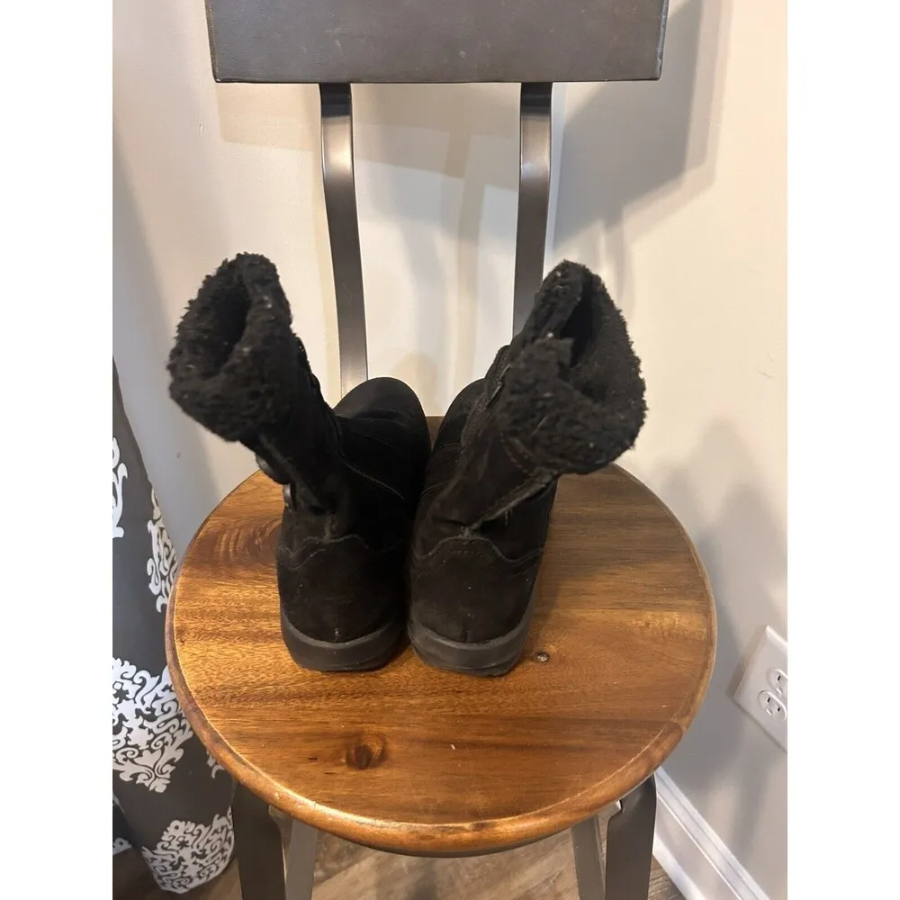 Clarks Women’s Size 7 Black Suede Leather Side Zip Faux Fur Trim Ankle Boots - Image 4