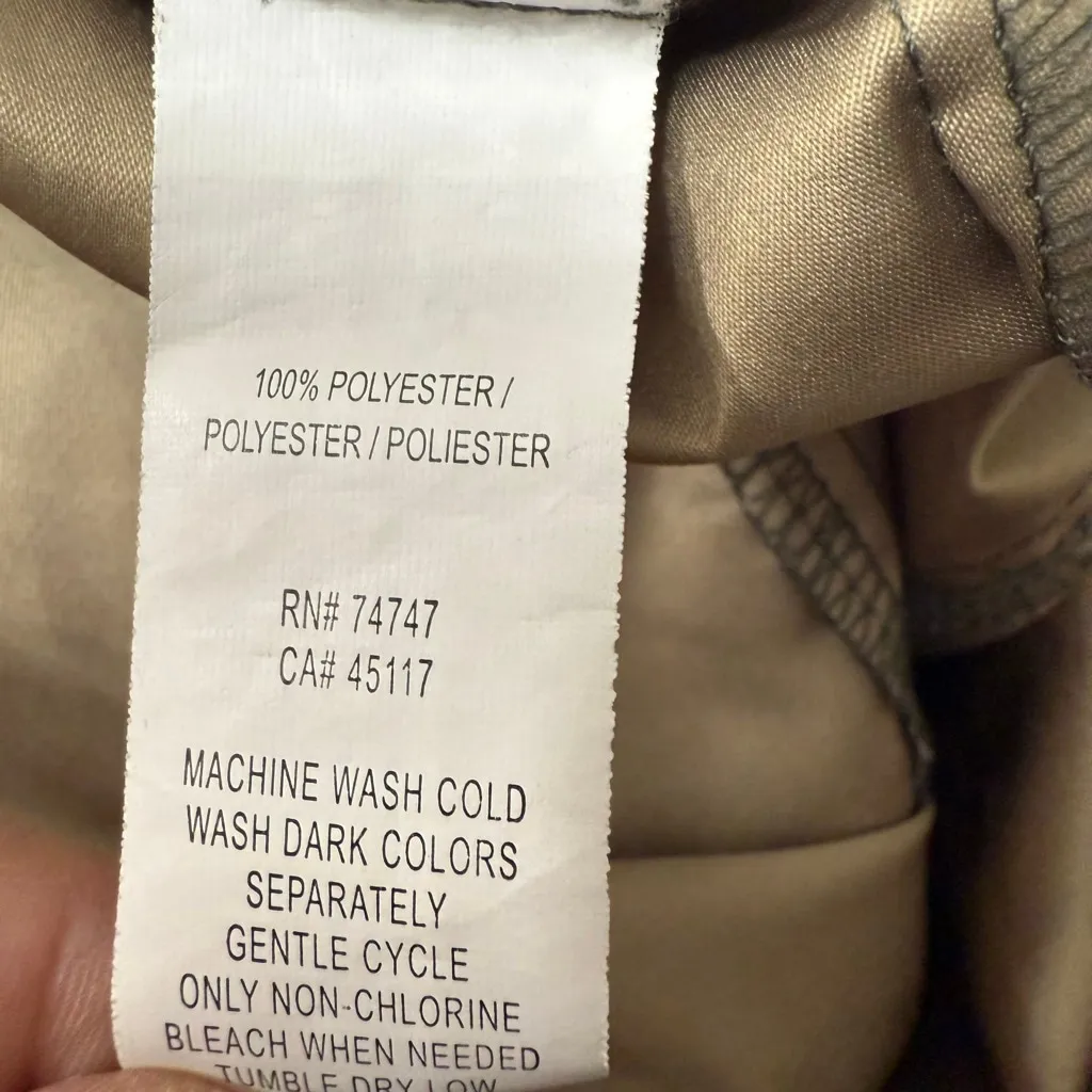 Natural Reflections 3X Grey Floral Button Down Shirt - Image 9