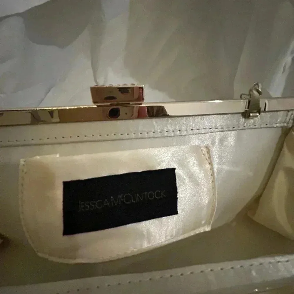 JESSICA MCCLINTOCK GOLD SEQUIN CLUTH PURSE GOLD SHOULDER STAP BEADED CLASP - Image 4