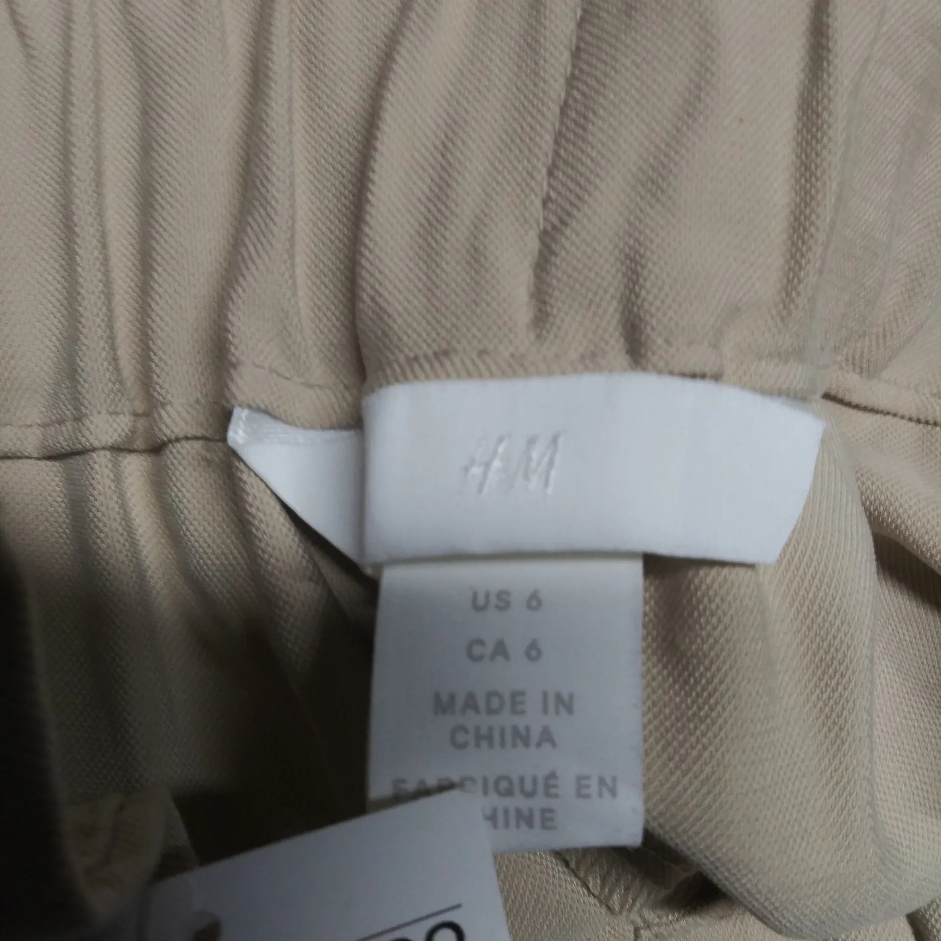 H&M Paper Bag-Waisted Khaki Cargo Shorts Neutral Casual Size 6 - Image 5