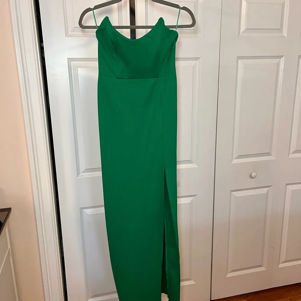 Superdown Ryleigh Strapless Maxi Dress - Image 4