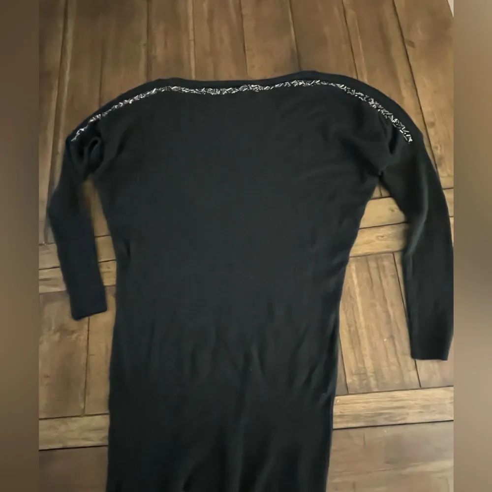 BCBG split shoulder long sweater M - Image 5