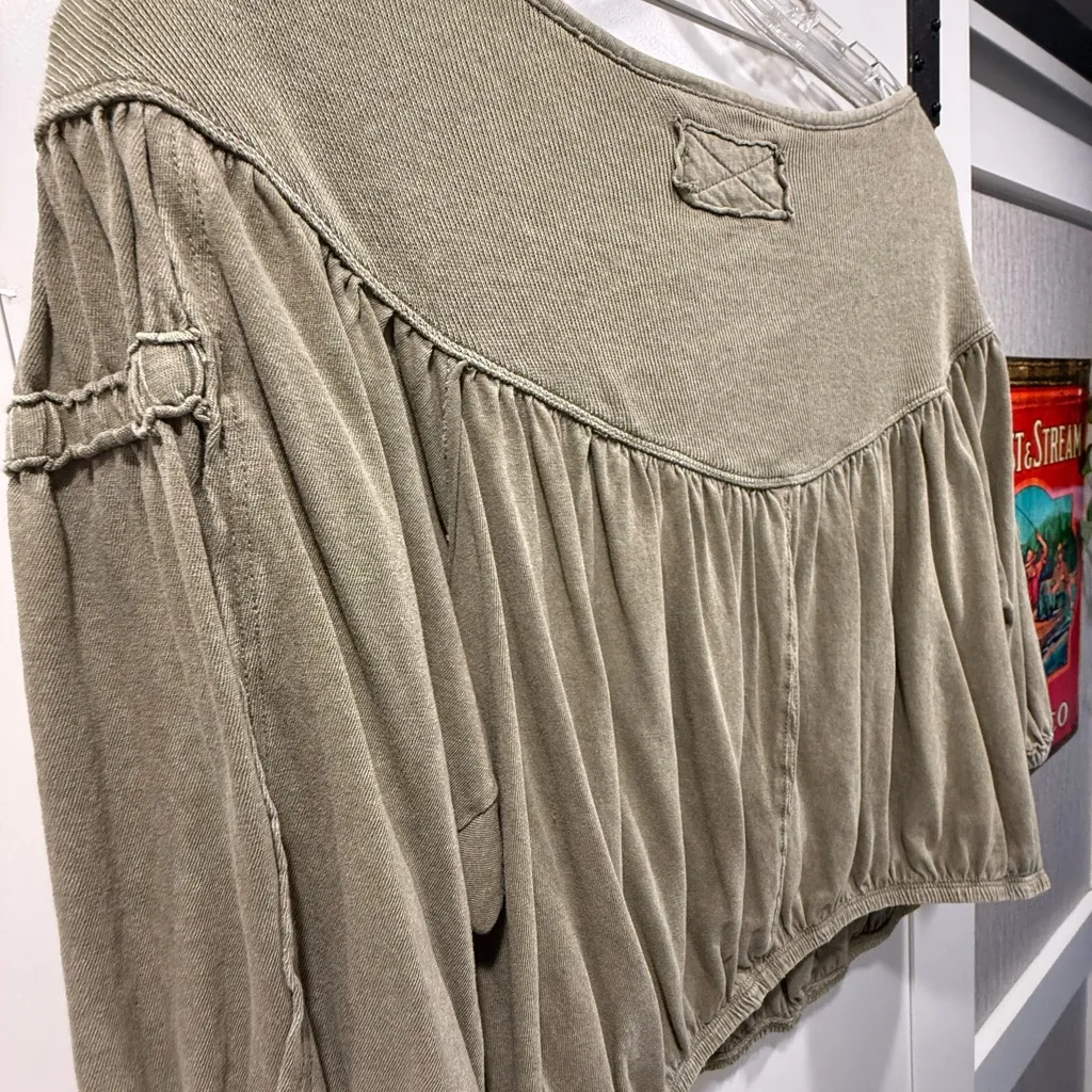 Free People No Good Alone Tee size Medium in Willow Green - Image 7