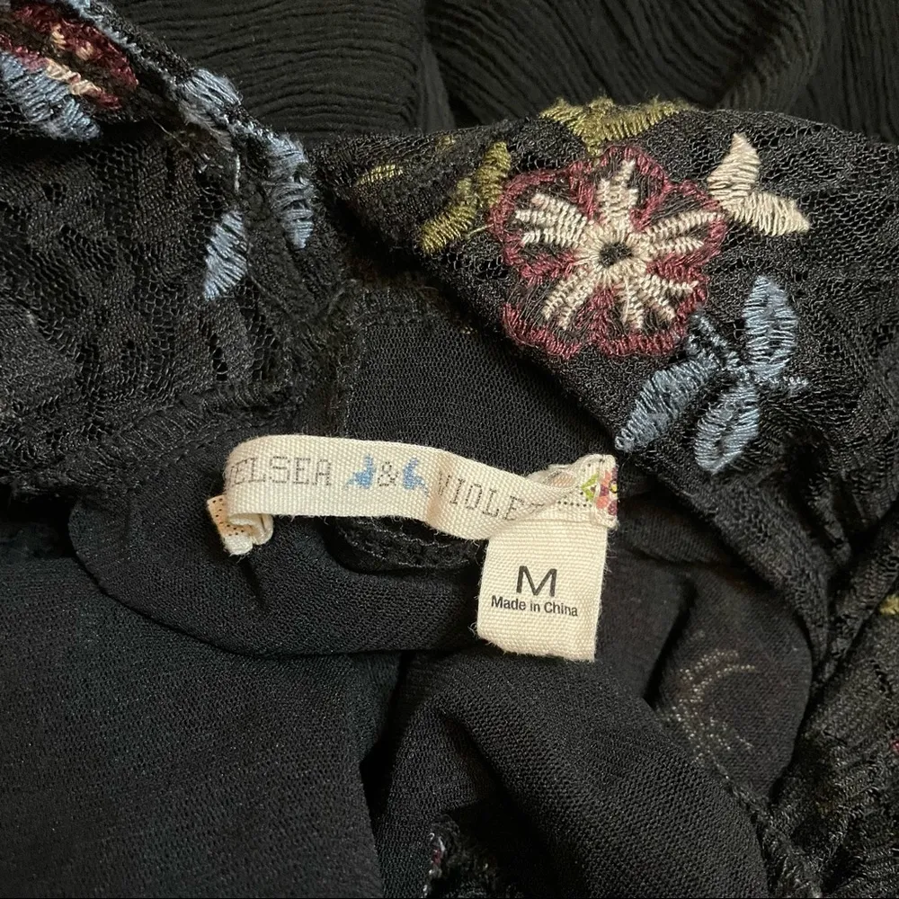 Chelsea & Violet Embroidered Lace Open Back Dress Size Medium - Image 5