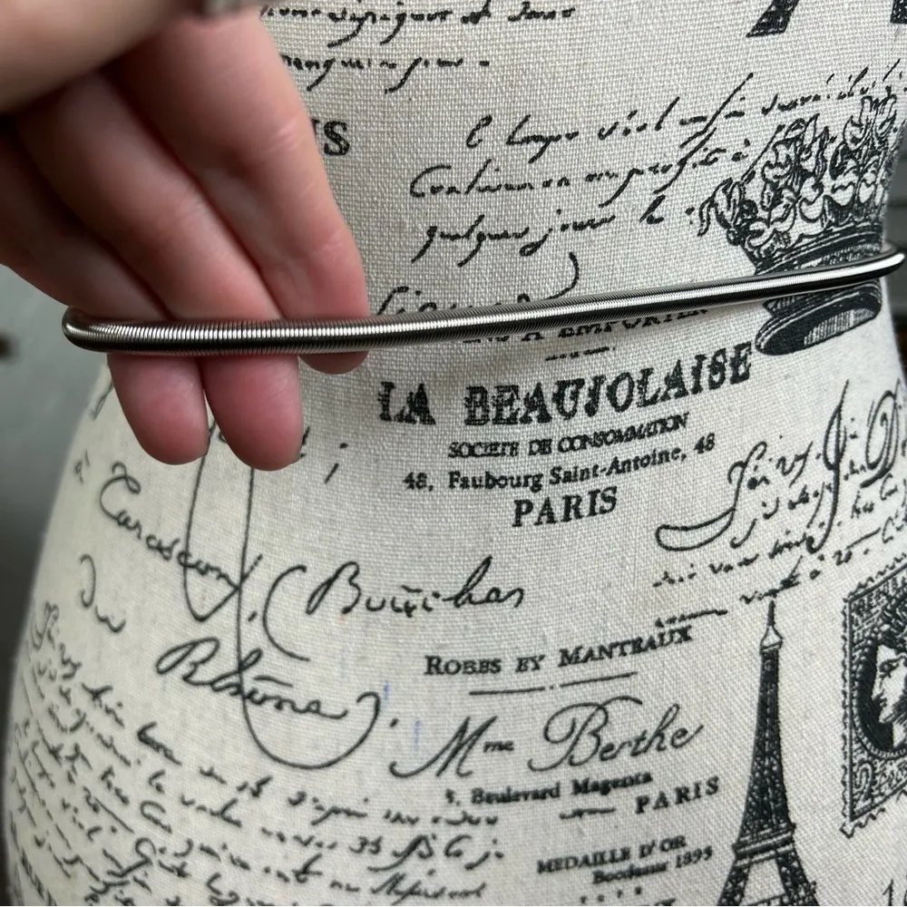 Vintage Thin Slinky Silver Disk Retro Disco Belt Size S/M - Image 7