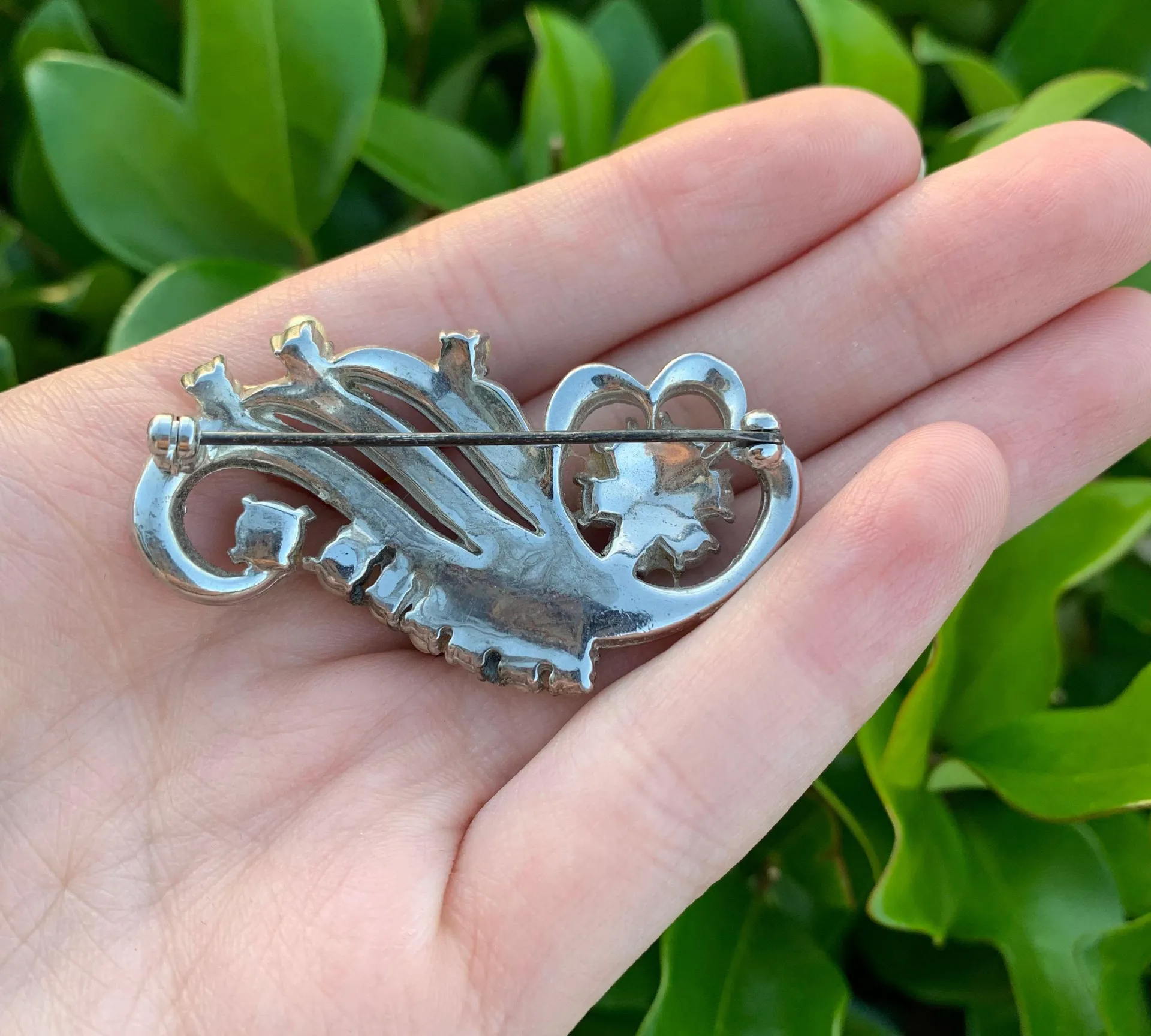 Vintage Silver Rhinestone & Faux Pearl Brooch/Pin Swirl Design - Image 3