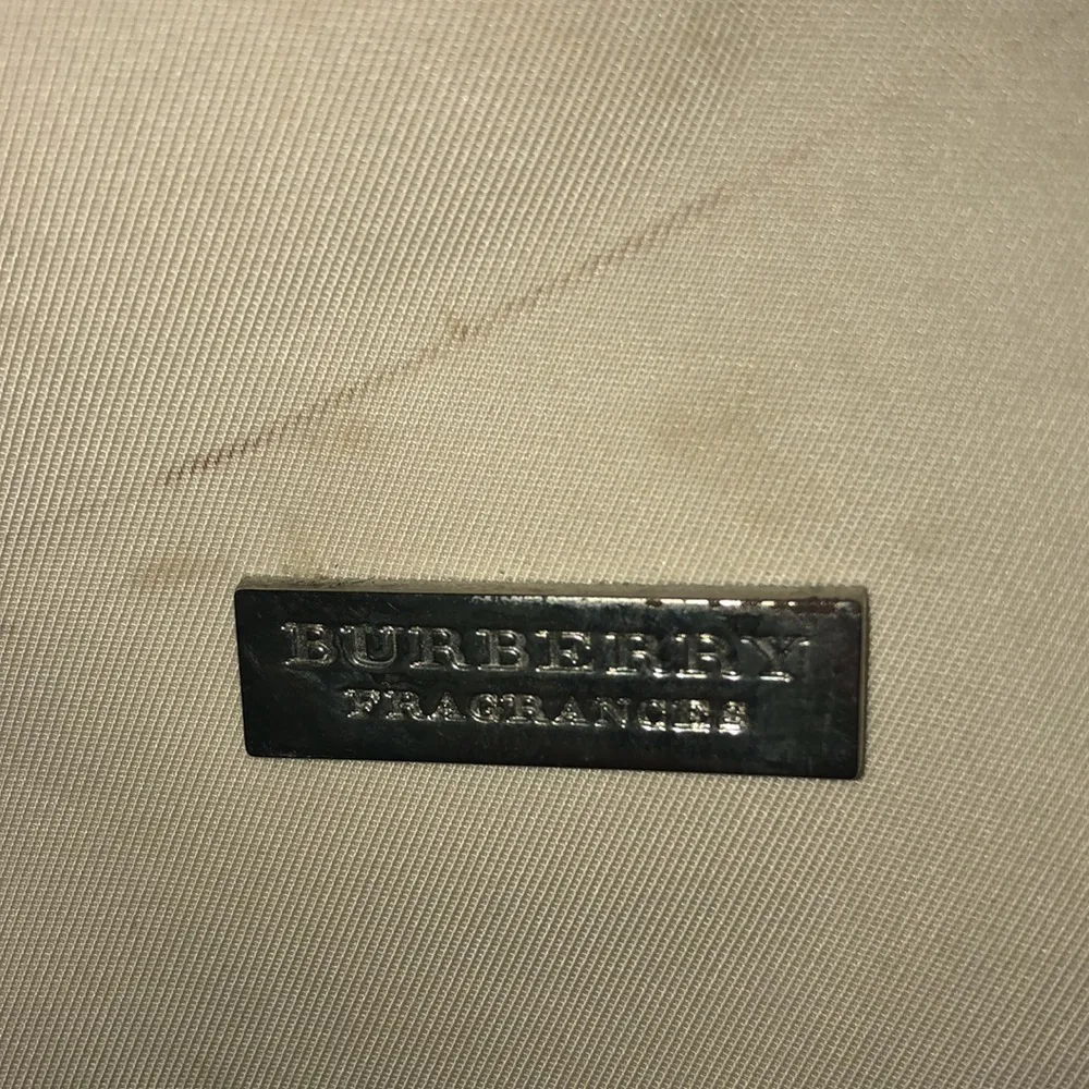 Burberry Frangances Overnight Bag large Burberry bag cream tan color pla…​ - Image 3