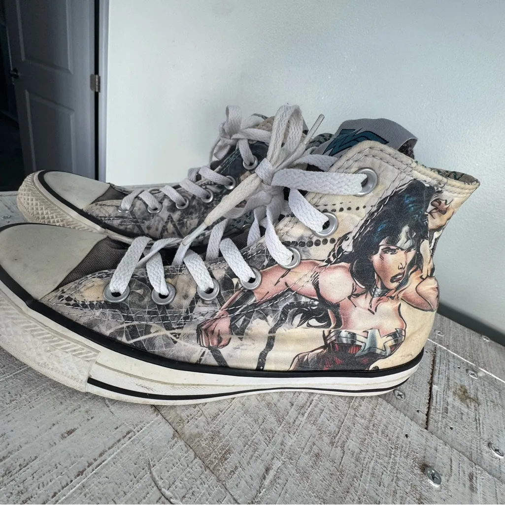 Converse Graphic DC Comics Wonder woman High-Top Sneakers sz 8 - - Image 10