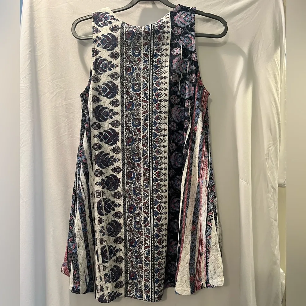 Boutique Patterned Sleeveless Dress - Image 3